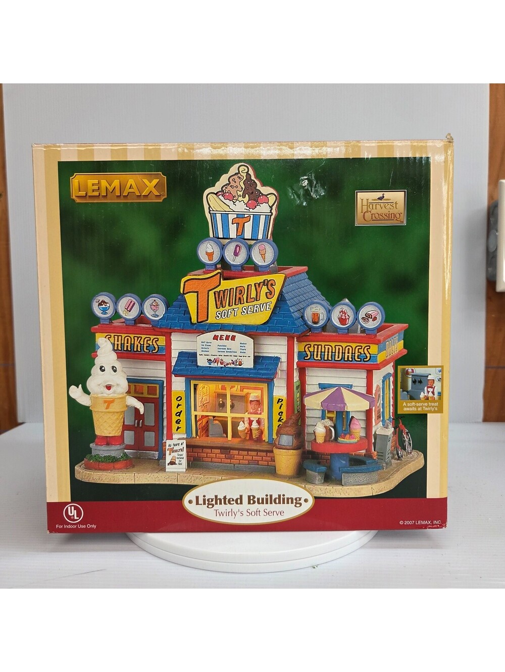 Lemax Twirly’s Soft Serve 75526 Factory Sealed Retired 2007 Lighted Building